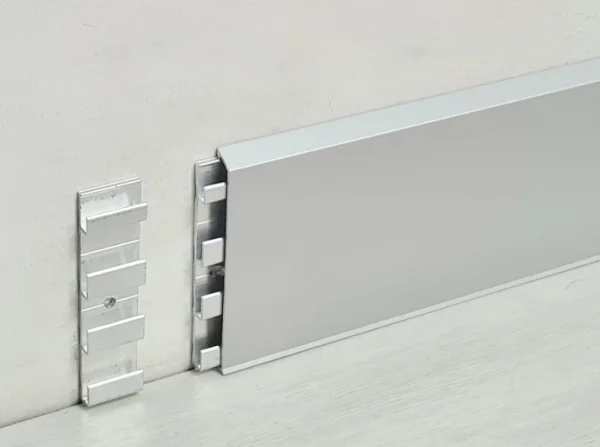 Алюминиевый плинтус Fezard Кабельный ALP-С70 Алюминий 70*10*2500 мм в Новокузнецке