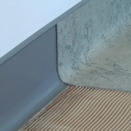 Коннелюрный односоставной плинтус Bonkeel Prof Серый (95х2700мм) в Новокузнецке