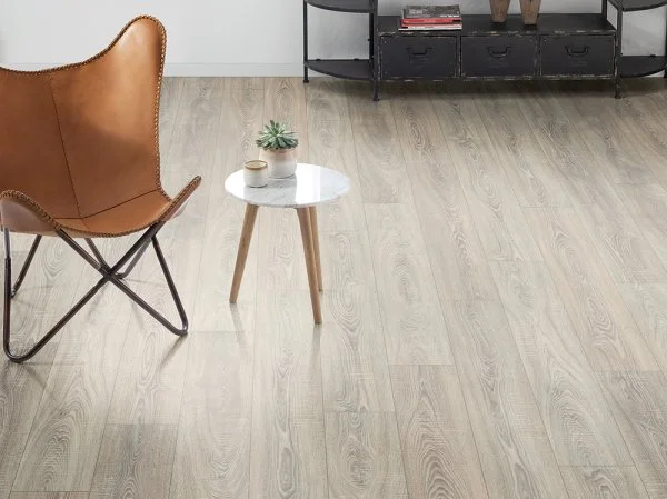 Ламинат Egger PRO 8/33 4V Дуб Бардолино серый EPL036 в Новокузнецке