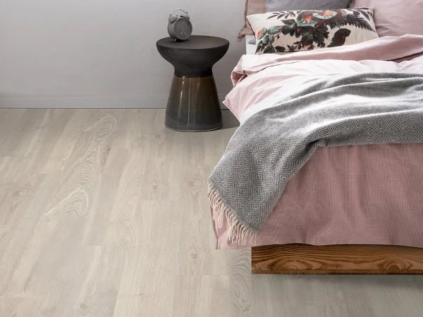 Ламинат Egger PRO 8/33 Дуб Кортон белый EPL051 в Новокузнецке