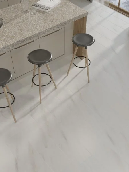 Ламинат Egger PRO 8/33 4V Large Aqua+ Мрамор Леванто белый EPL245 в Новокузнецке