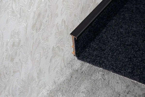 Плинтус для ковролина Korner Listwa 109 Черный 2,5м (50мм) в Новокузнецке